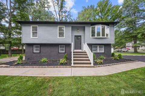 1834 Holly Road