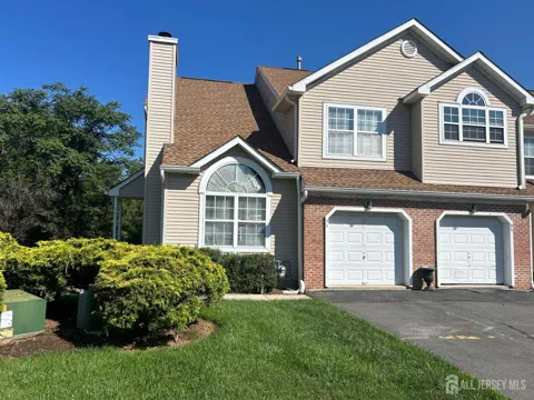 94 Castle Pointe Boulevard
