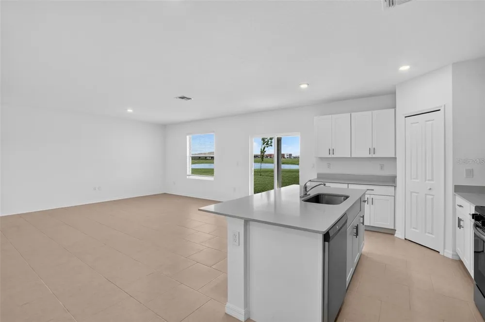 3821 AMBERSWEET CROSSING Parrish, FL 34219