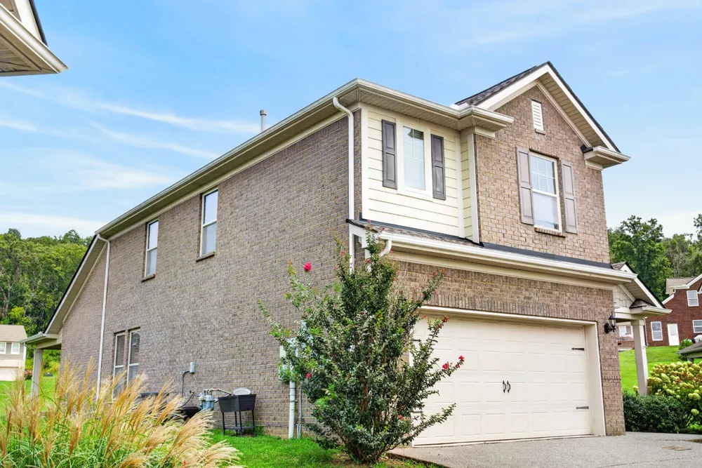 223 Hempstead Ct Gallatin, TN 37066