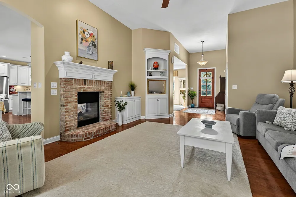 1724 E Greyhawk Way Greenfield, IN 46140