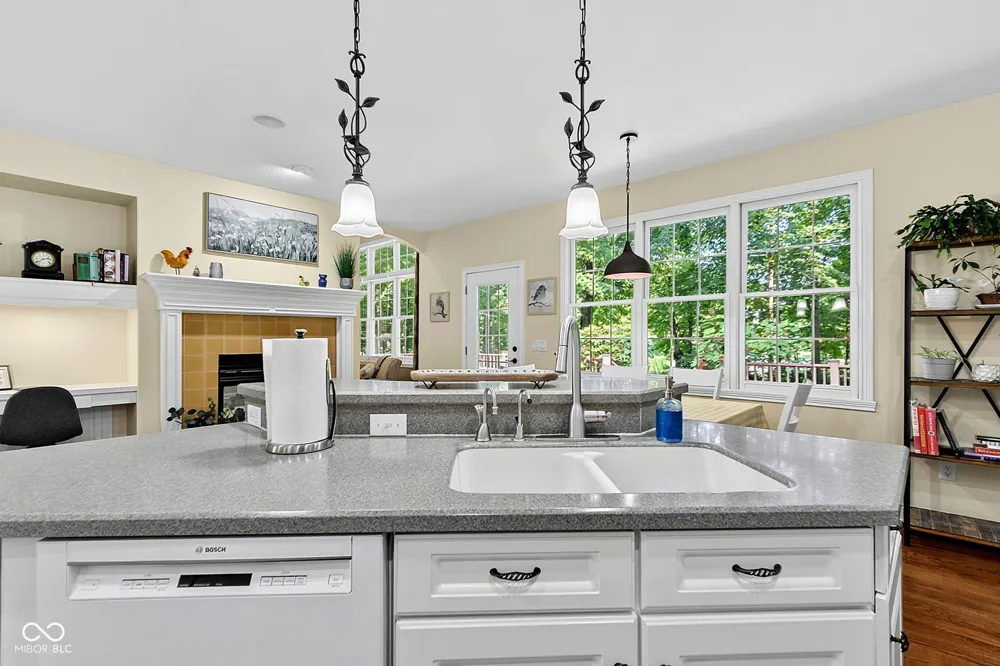 1724 E Greyhawk Way Greenfield, IN 46140