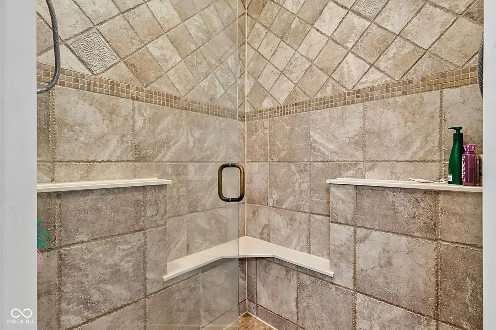 1724 E Greyhawk Way Greenfield, IN 46140