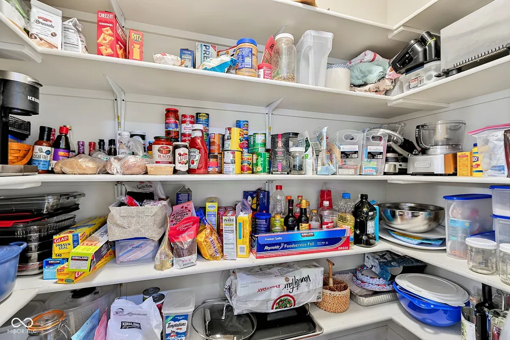 1724 E Greyhawk Way Greenfield, IN 46140