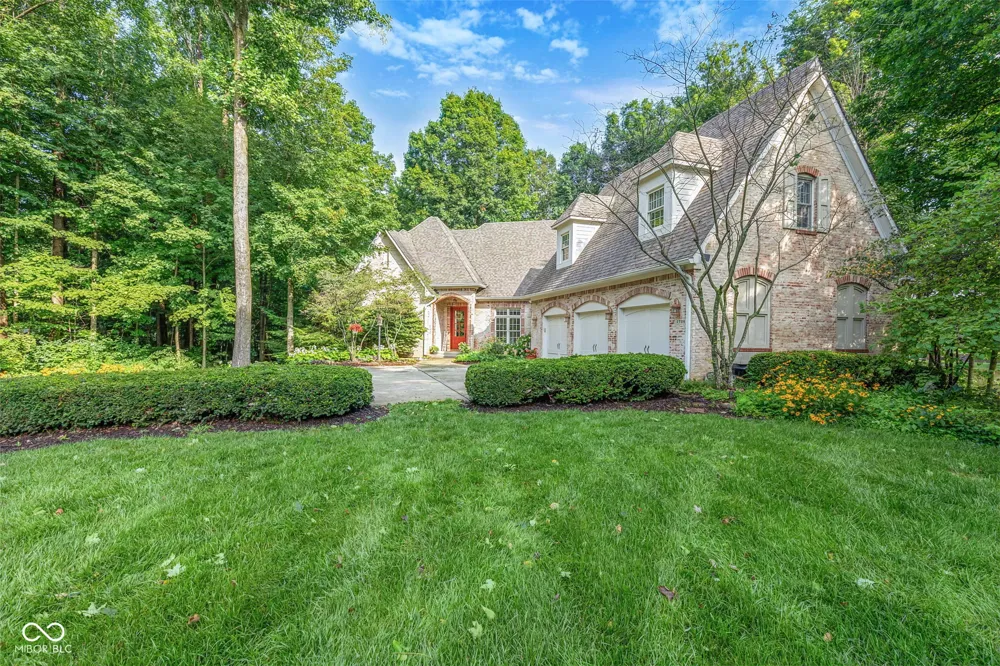 1724 E Greyhawk Way Greenfield, IN 46140