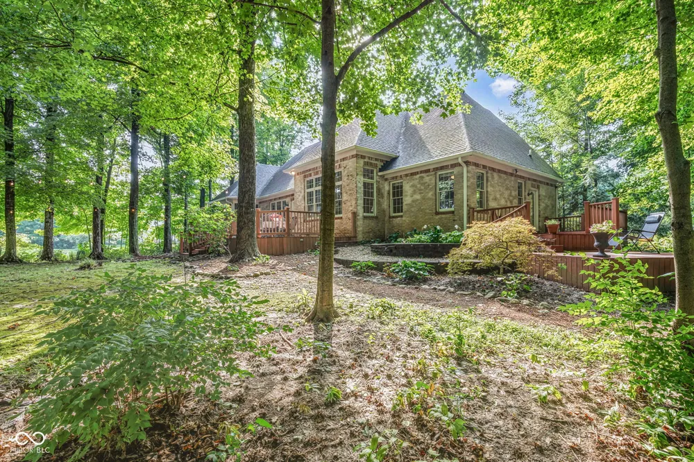 1724 E Greyhawk Way Greenfield, IN 46140
