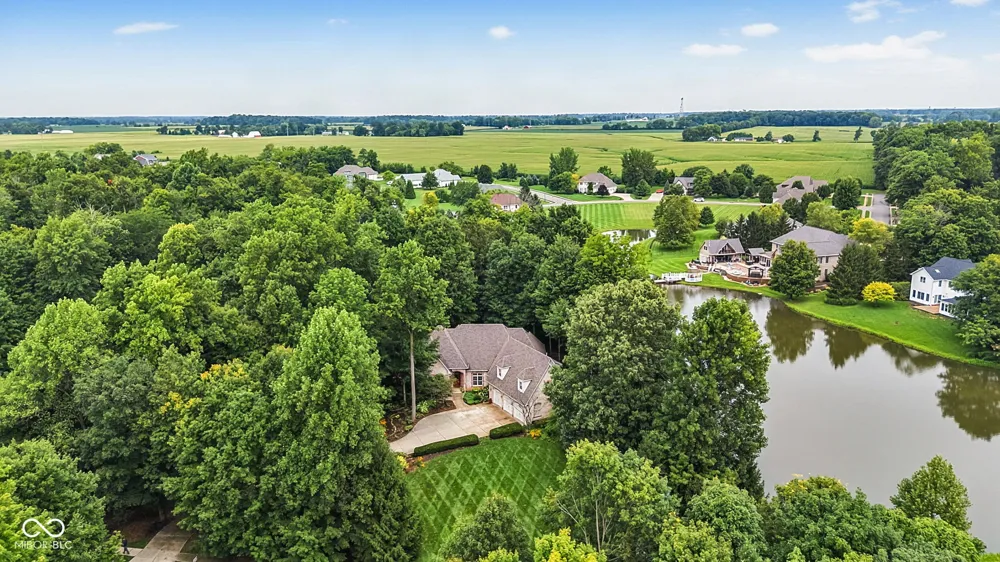 1724 E Greyhawk Way Greenfield, IN 46140