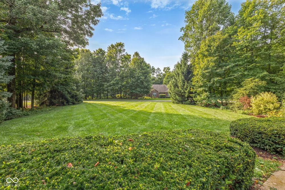 1724 E Greyhawk Way Greenfield, IN 46140