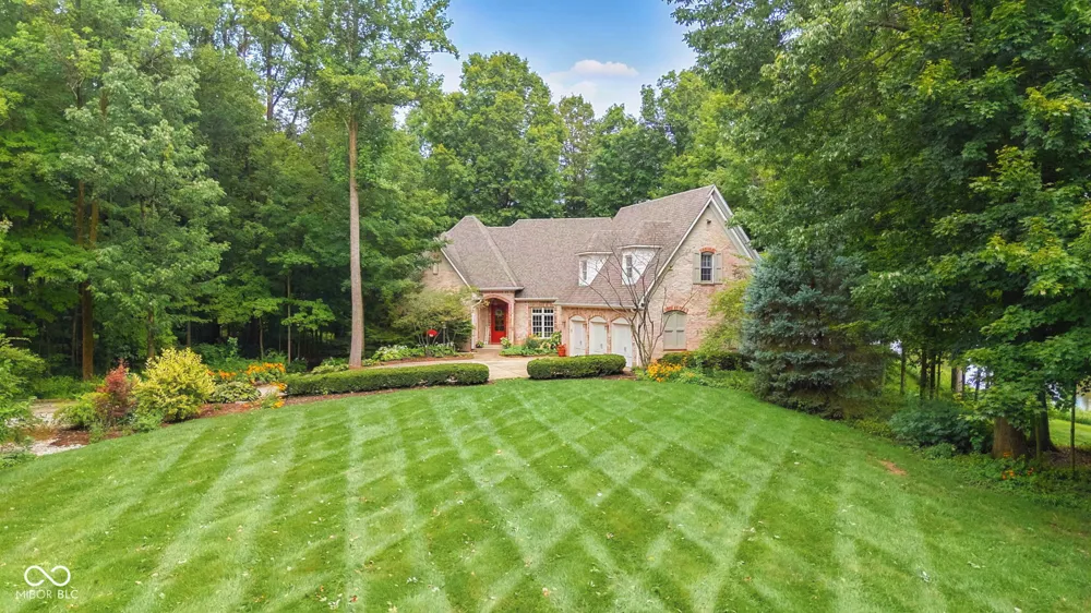 1724 E Greyhawk Way Greenfield, IN 46140