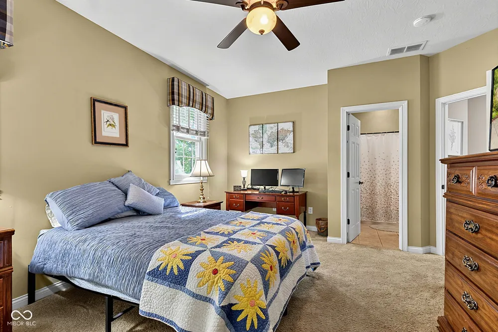 1724 E Greyhawk Way Greenfield, IN 46140