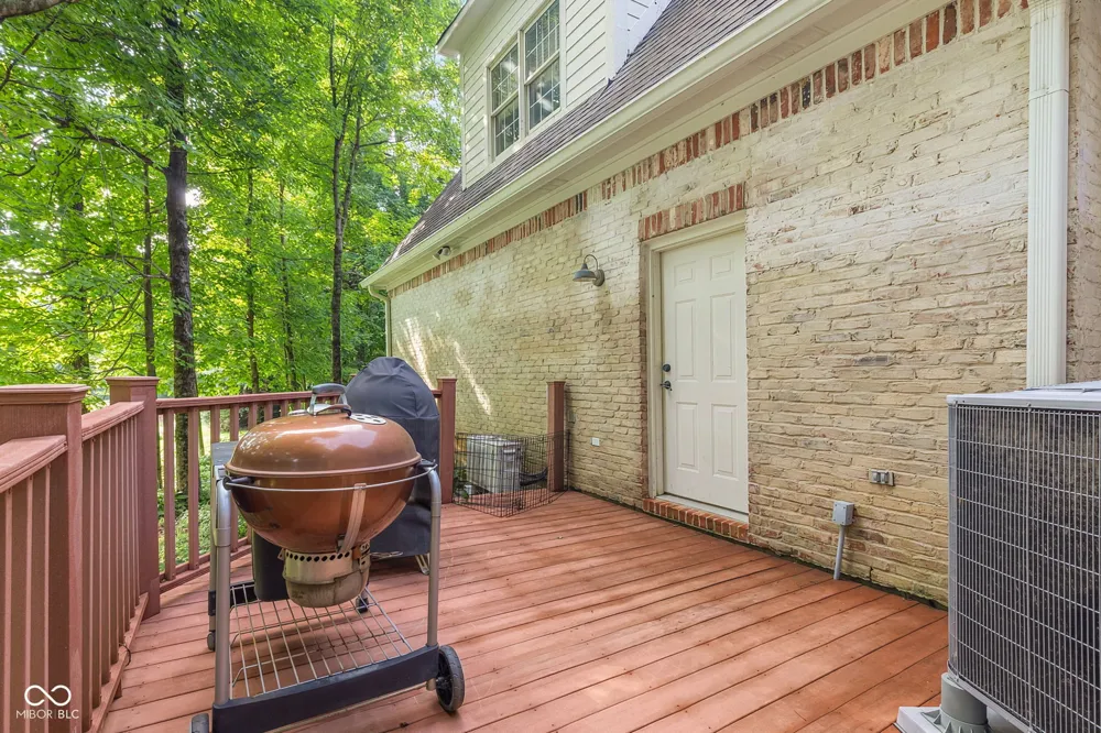 1724 E Greyhawk Way Greenfield, IN 46140