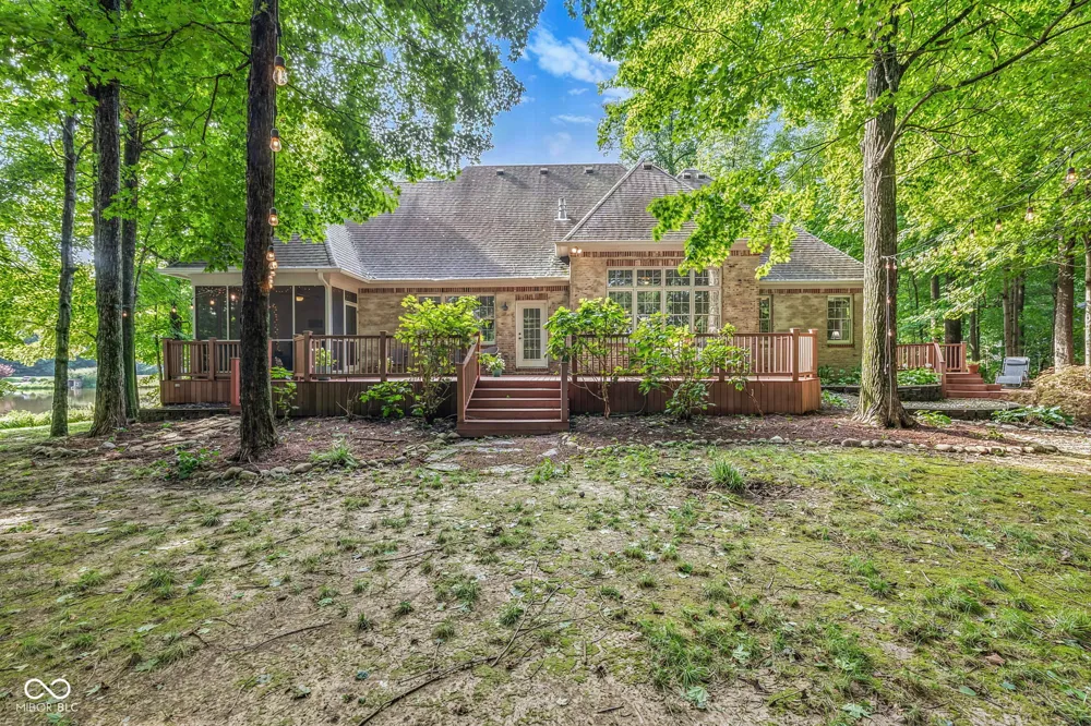 1724 E Greyhawk Way Greenfield, IN 46140