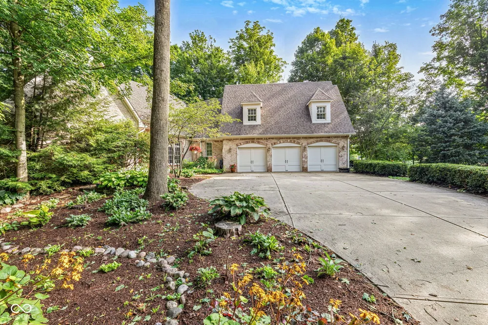 1724 E Greyhawk Way Greenfield, IN 46140