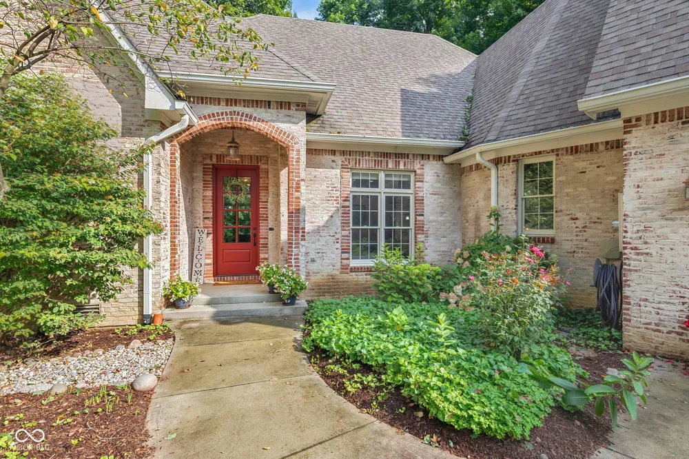 1724 E Greyhawk Way Greenfield, IN 46140
