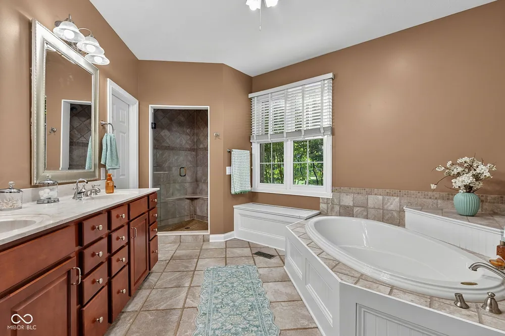 1724 E Greyhawk Way Greenfield, IN 46140