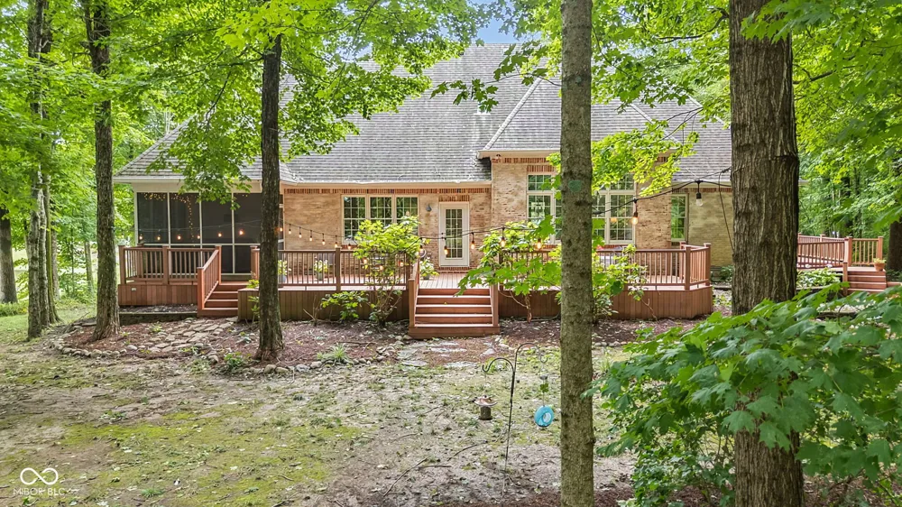 1724 E Greyhawk Way Greenfield, IN 46140
