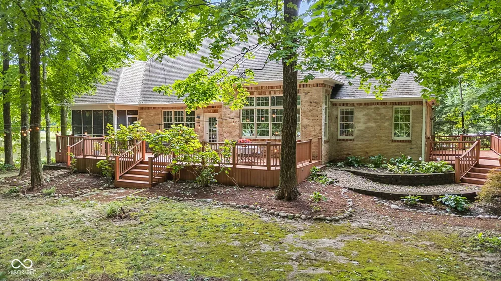 1724 E Greyhawk Way Greenfield, IN 46140