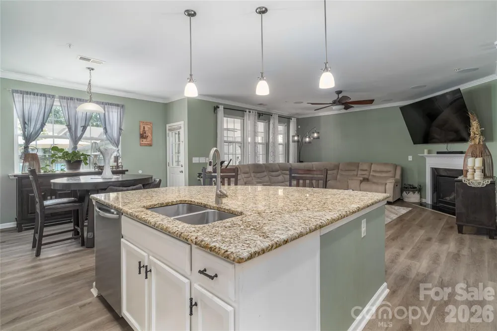 137 Flora Vista Drive Mooresville, NC 28117