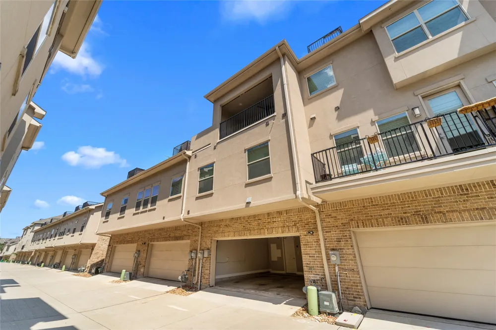 2952 Sheridan Drive Carrollton, TX 75010