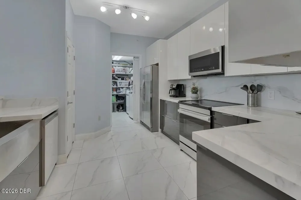 2801 S Ridgewood Avenue #914 South Daytona, FL 32119