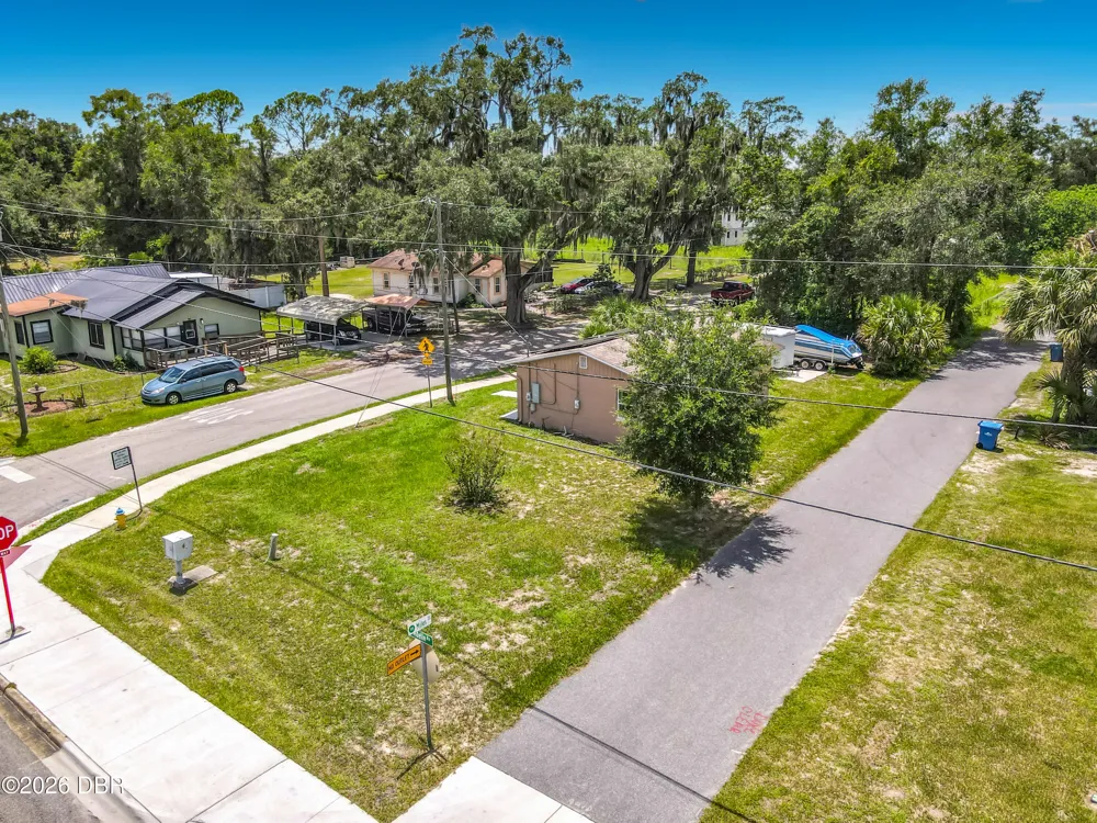 501 W Lisbon Parkway Deland, FL 32720