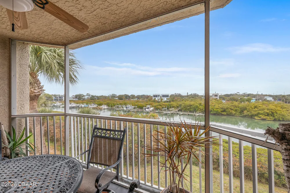 426 Bouchelle Drive #301 New Smyrna Beach, FL 32169