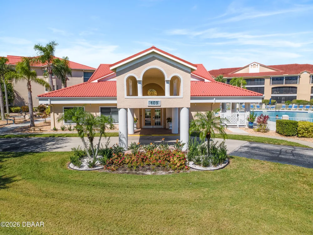 426 Bouchelle Drive #301 New Smyrna Beach, FL 32169