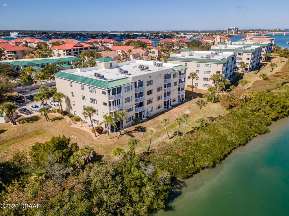 426 Bouchelle Drive #301 New Smyrna Beach, FL 32169