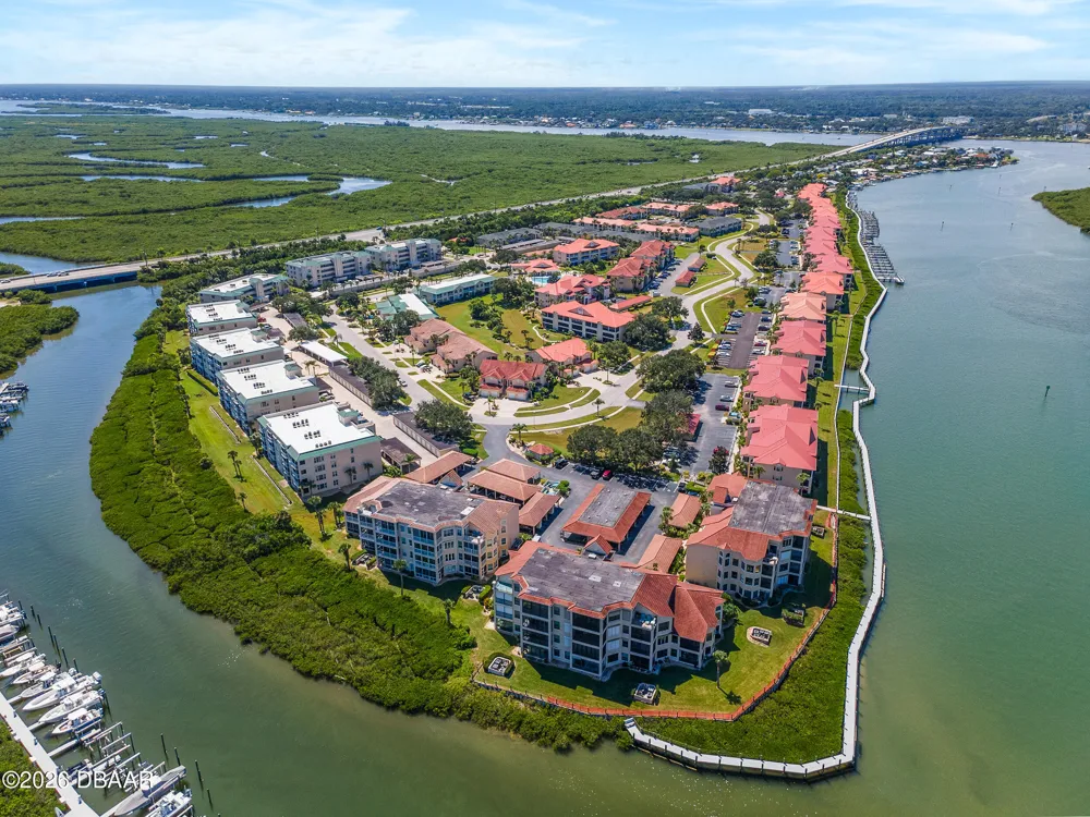 426 Bouchelle Drive #301 New Smyrna Beach, FL 32169
