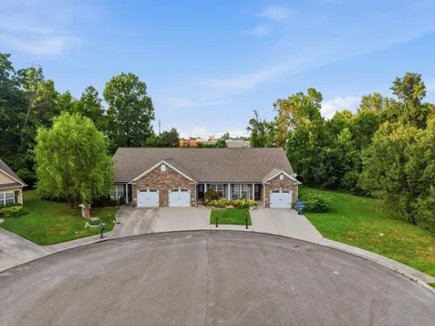 7685 Magnolia Leaf Lane