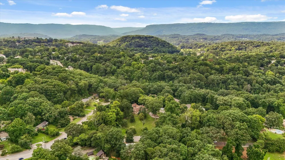 1910 Mcdade Lane Chattanooga, TN 37405