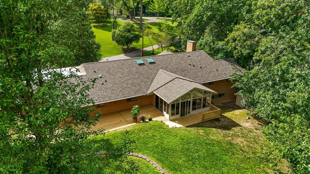 1910 Mcdade Lane Chattanooga, TN 37405
