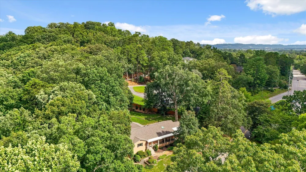 1910 Mcdade Lane Chattanooga, TN 37405