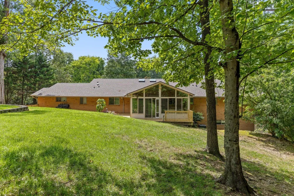 1910 Mcdade Lane Chattanooga, TN 37405