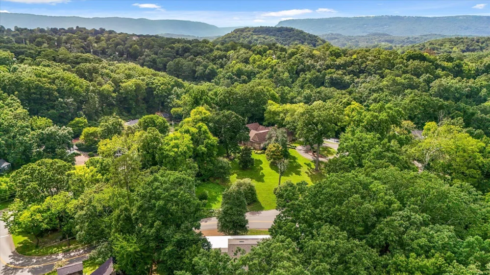 1910 Mcdade Lane Chattanooga, TN 37405