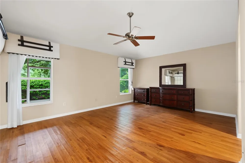 556 KINGSTON WAY The Villages, FL 32162