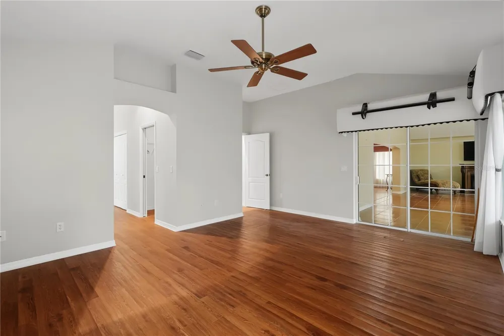 556 KINGSTON WAY The Villages, FL 32162