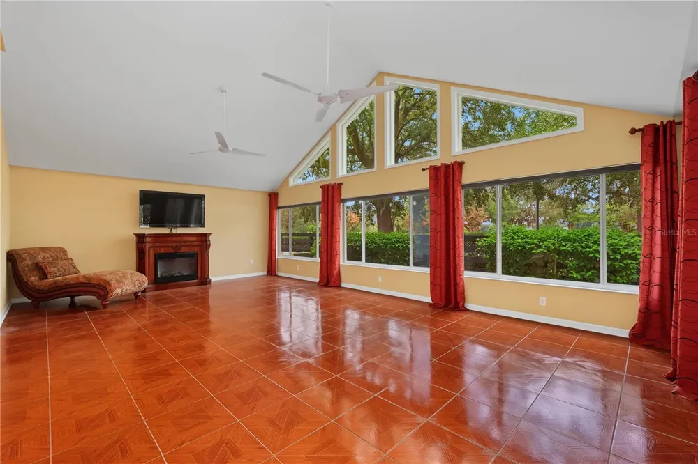 556 KINGSTON WAY The Villages, FL 32162