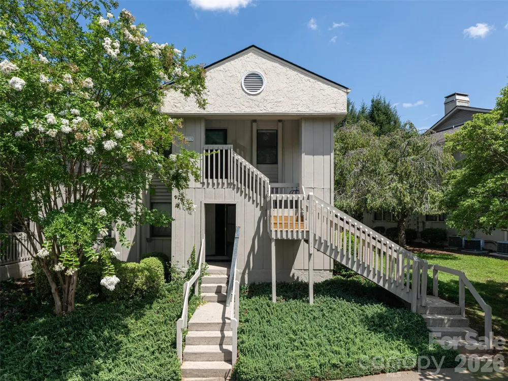 1406 Abbey Circle Asheville, NC 28805