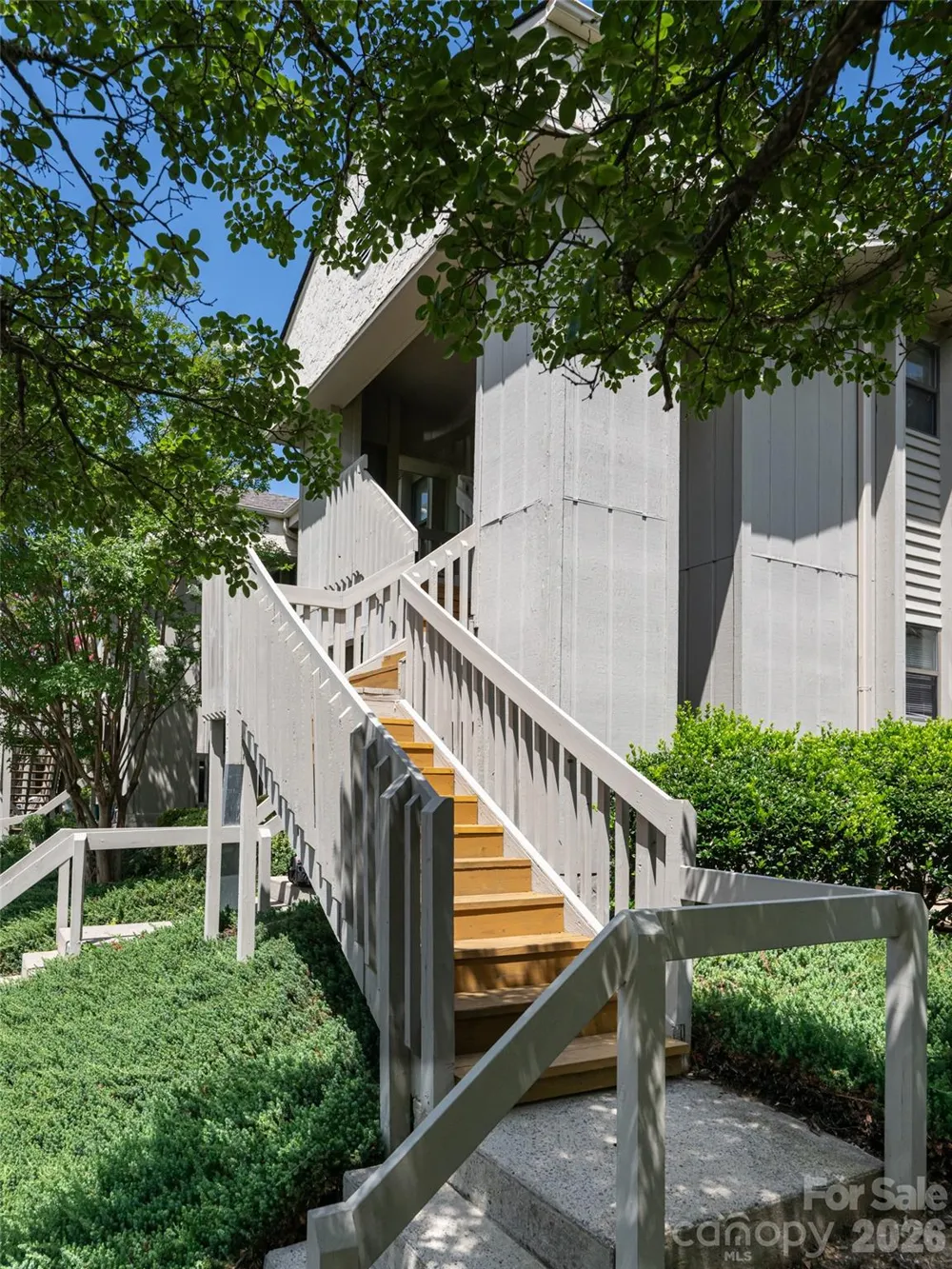 1406 Abbey Circle Asheville, NC 28805