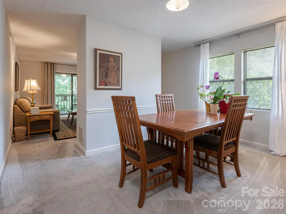 1406 Abbey Circle Asheville, NC 28805