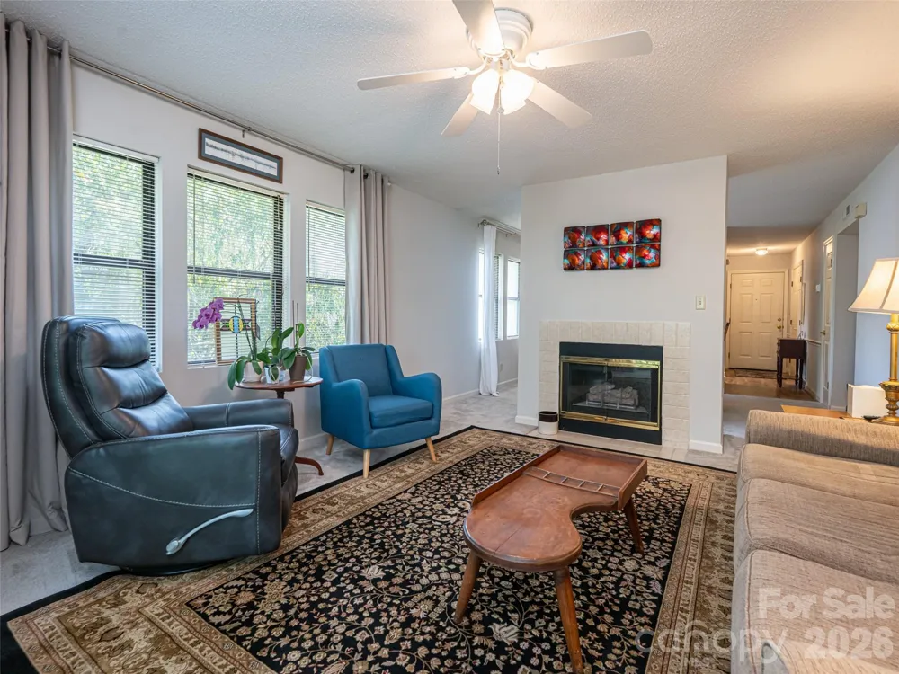 1406 Abbey Circle Asheville, NC 28805