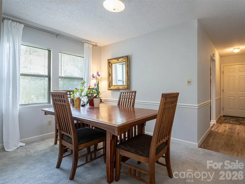 1406 Abbey Circle Asheville, NC 28805