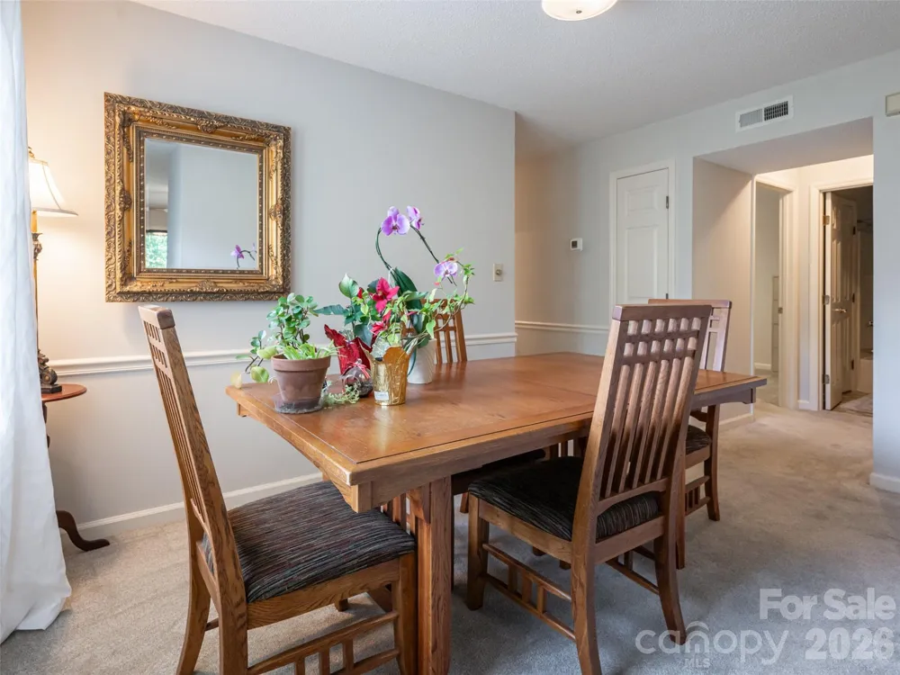 1406 Abbey Circle Asheville, NC 28805
