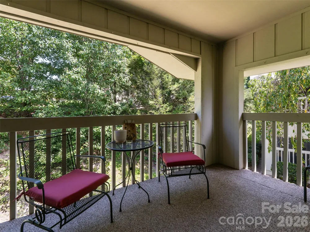1406 Abbey Circle Asheville, NC 28805