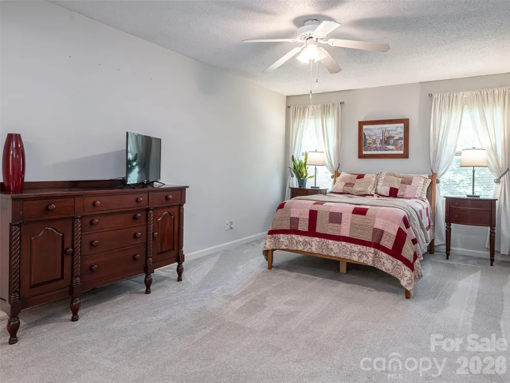 1406 Abbey Circle Asheville, NC 28805