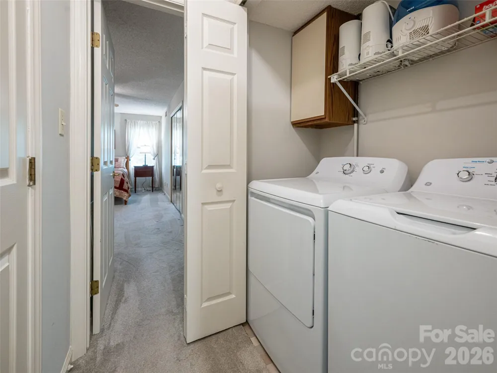 1406 Abbey Circle Asheville, NC 28805