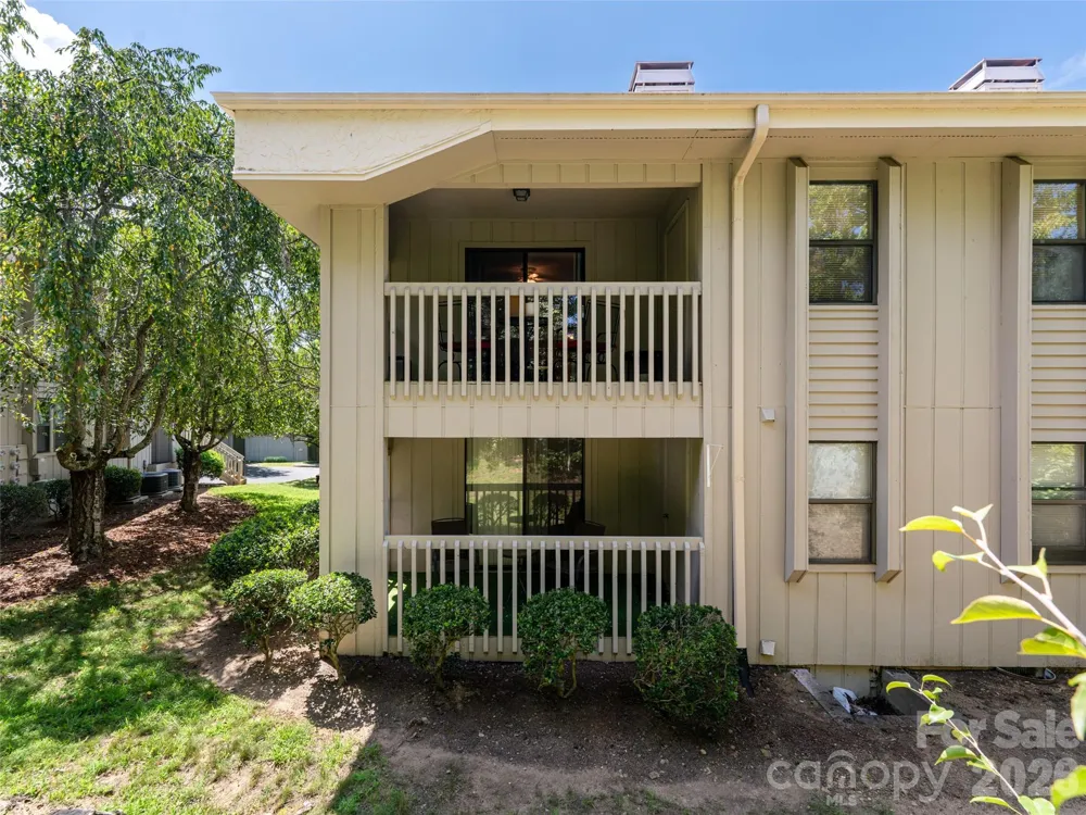 1406 Abbey Circle Asheville, NC 28805