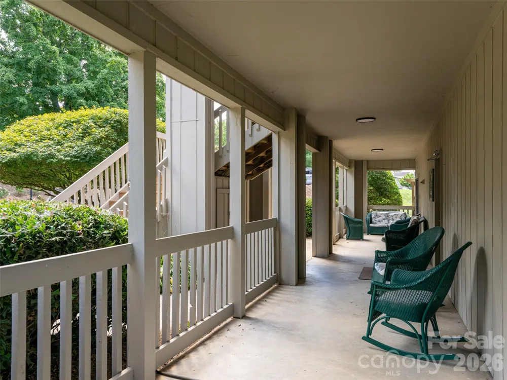 1406 Abbey Circle Asheville, NC 28805