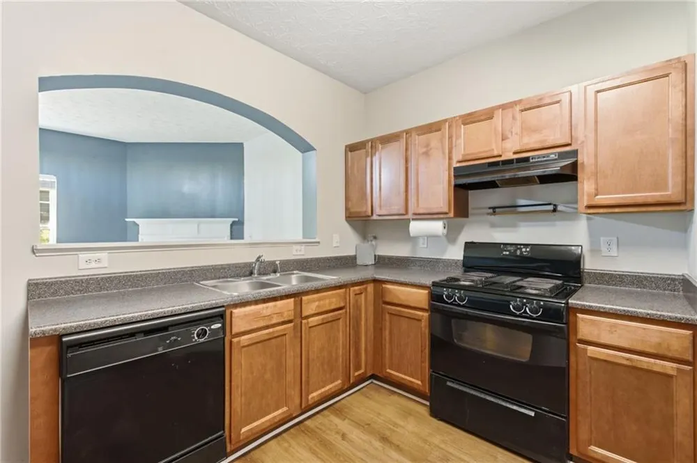 4116 Flat Trail Union City, GA 30291